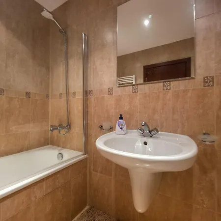 Charming 1bd Flat At Edelweiss Inn, By Flat Mаnager Apartamento